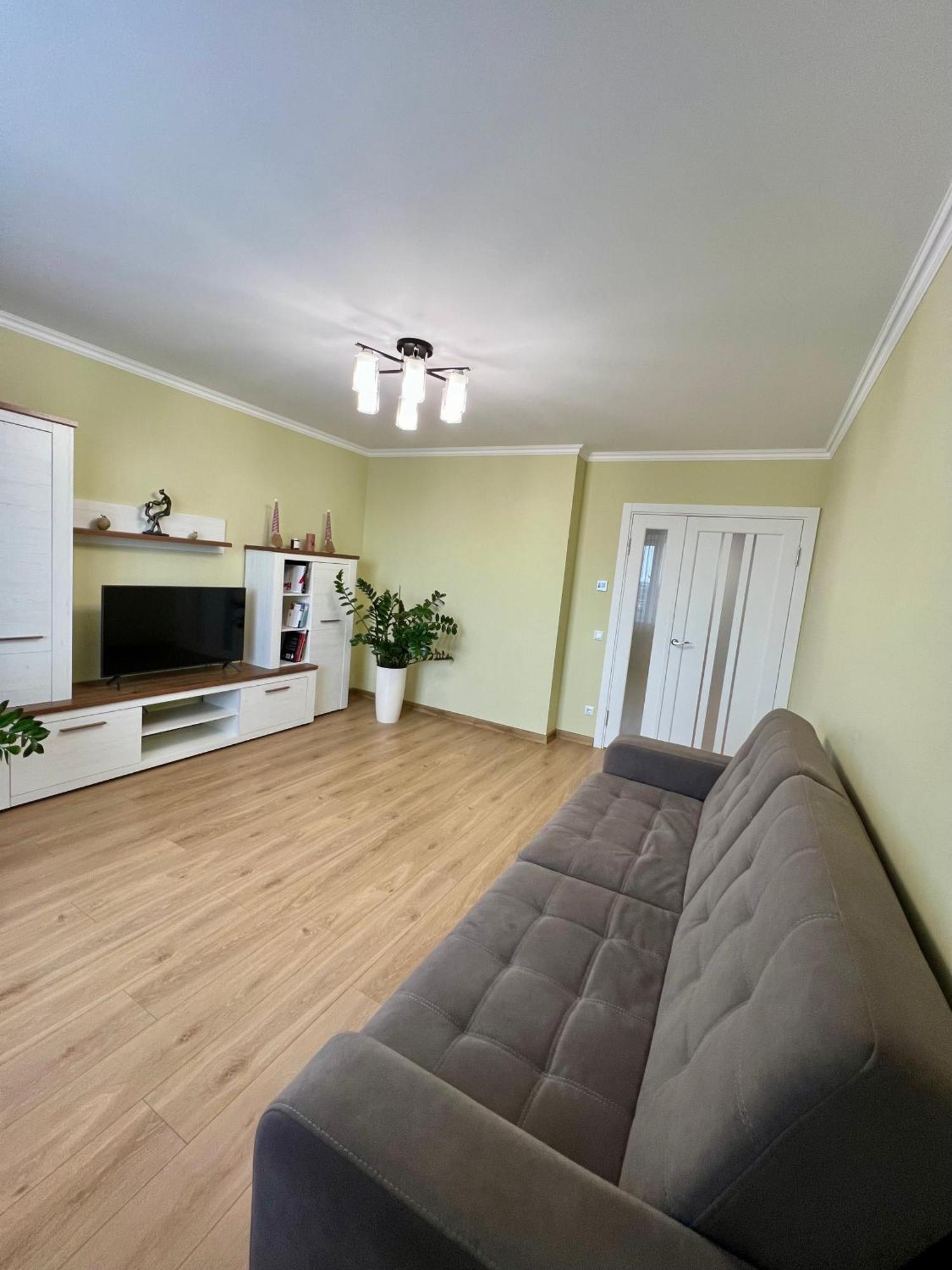 Затишна Квартира Біля Парку Центр Міста Ternopil Ngoại thất bức ảnh