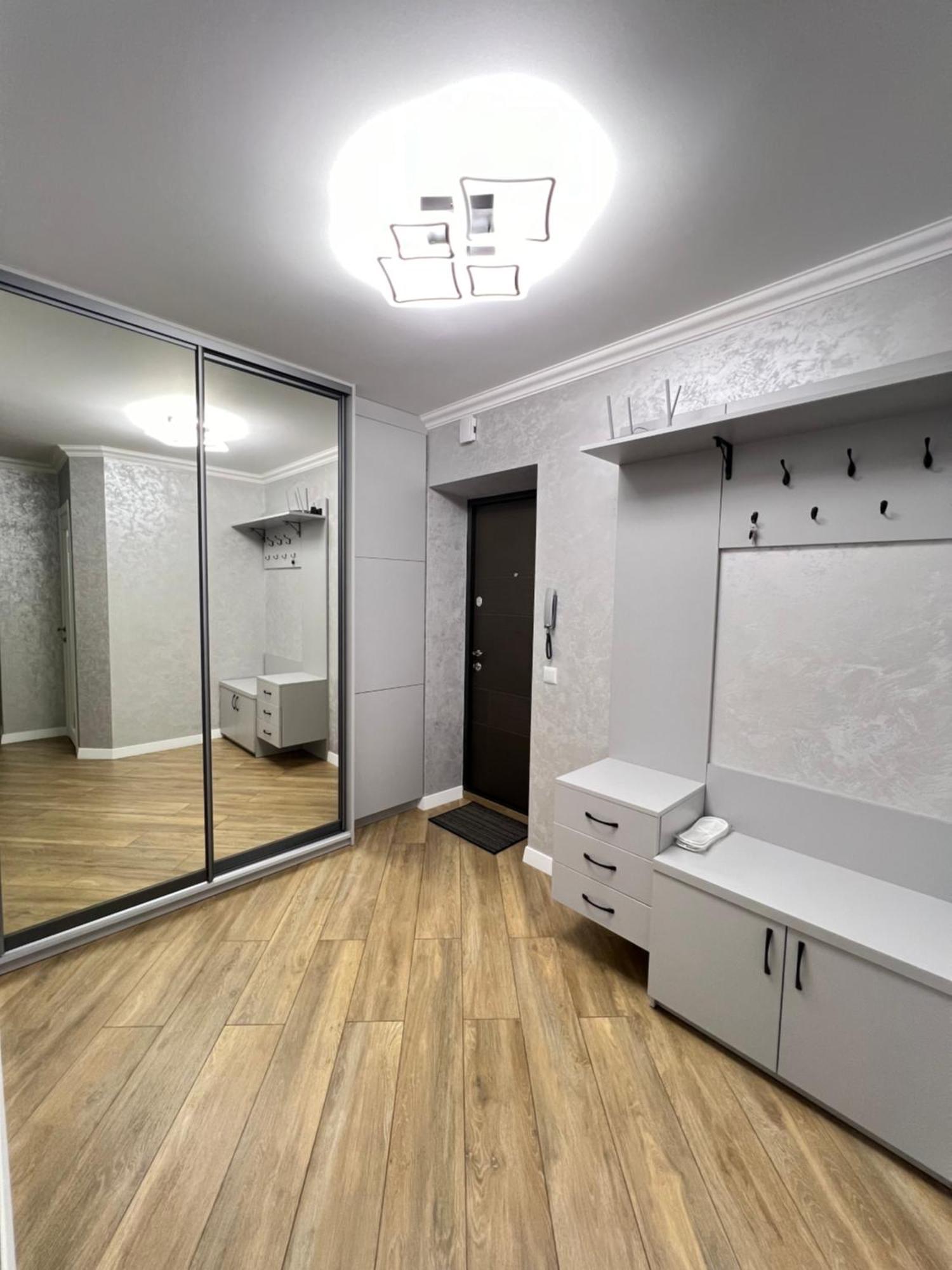 Затишна Квартира Біля Парку Центр Міста Ternopil Ngoại thất bức ảnh