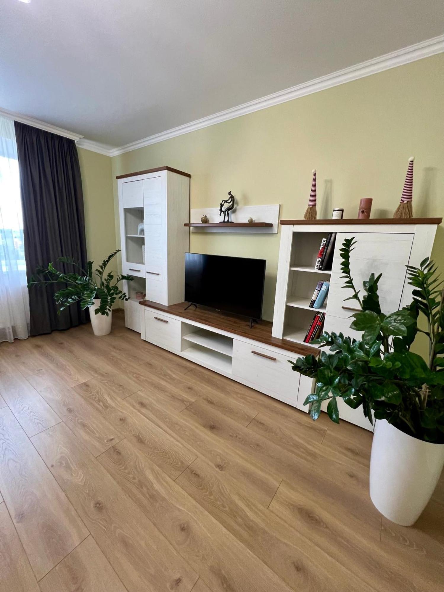 Затишна Квартира Біля Парку Центр Міста Ternopil Ngoại thất bức ảnh